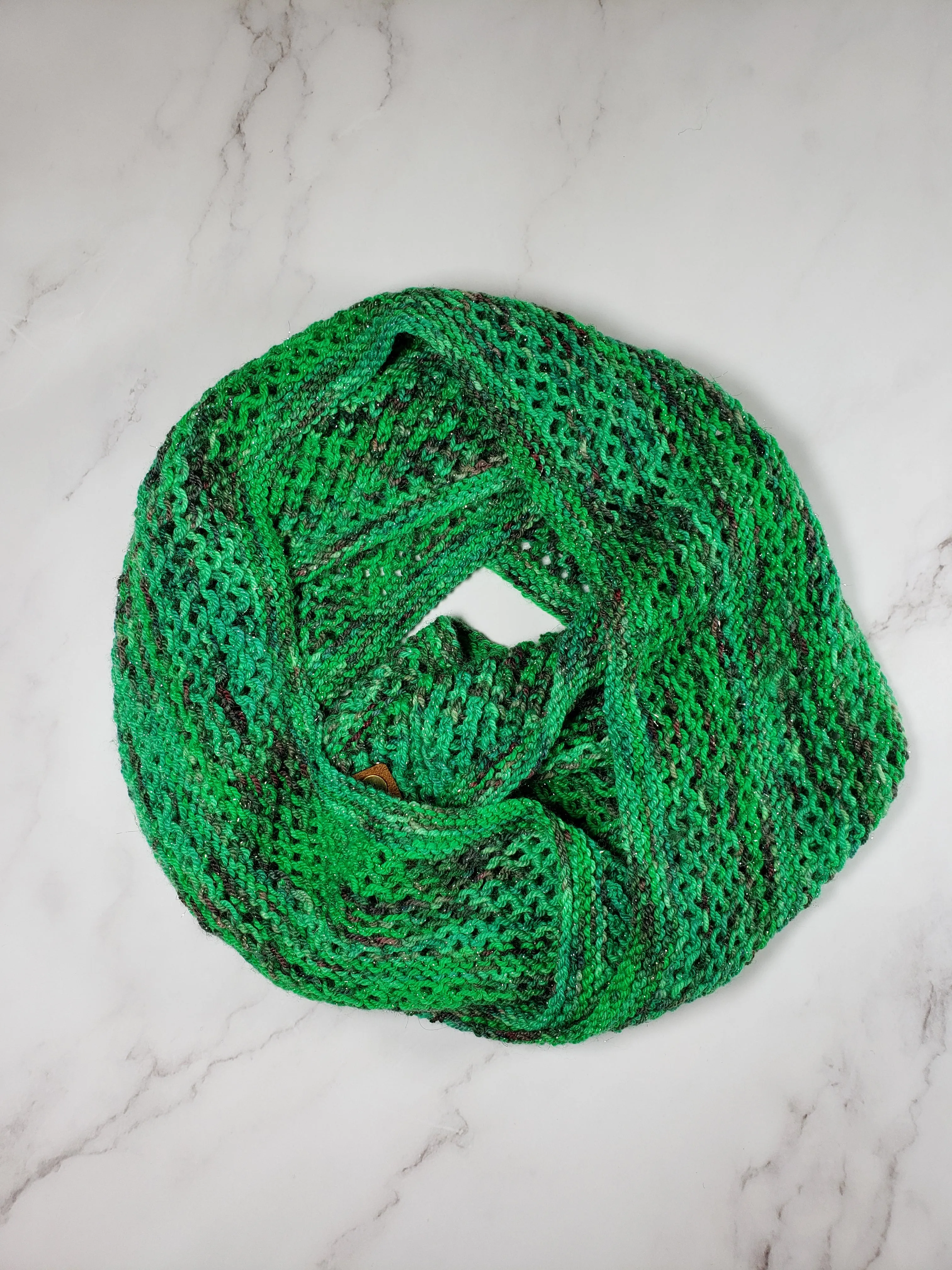 Autopilot Cowl - Sparkling Green and Red - Infinity Scarf