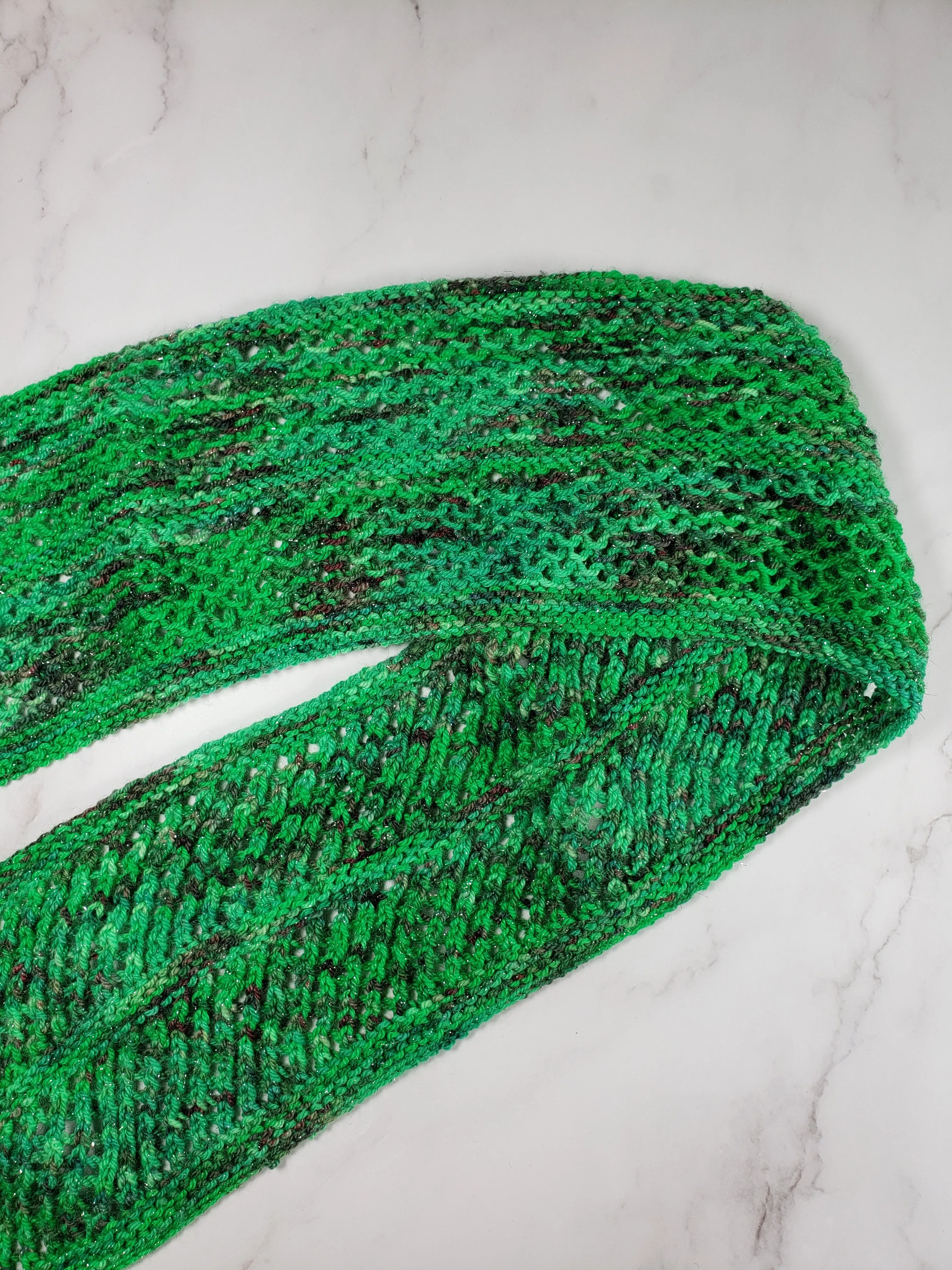 Autopilot Cowl - Sparkling Green and Red - Infinity Scarf
