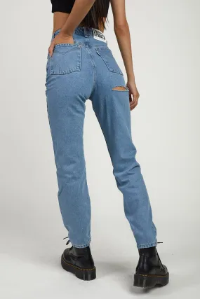 BUTT CUT DENIM - LIGHT BLUE