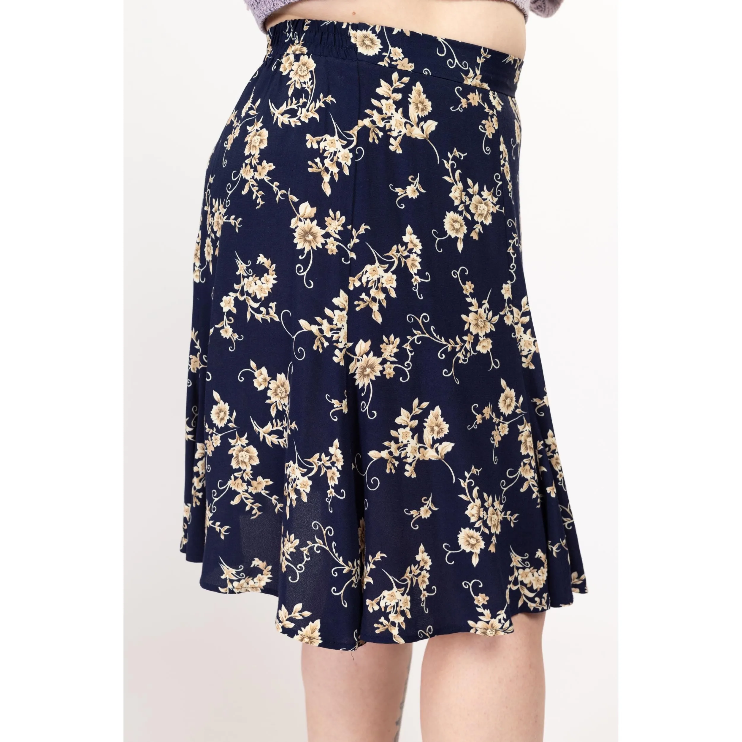 Large 90s Navy Floral Knee Length Skirt 31"-35"